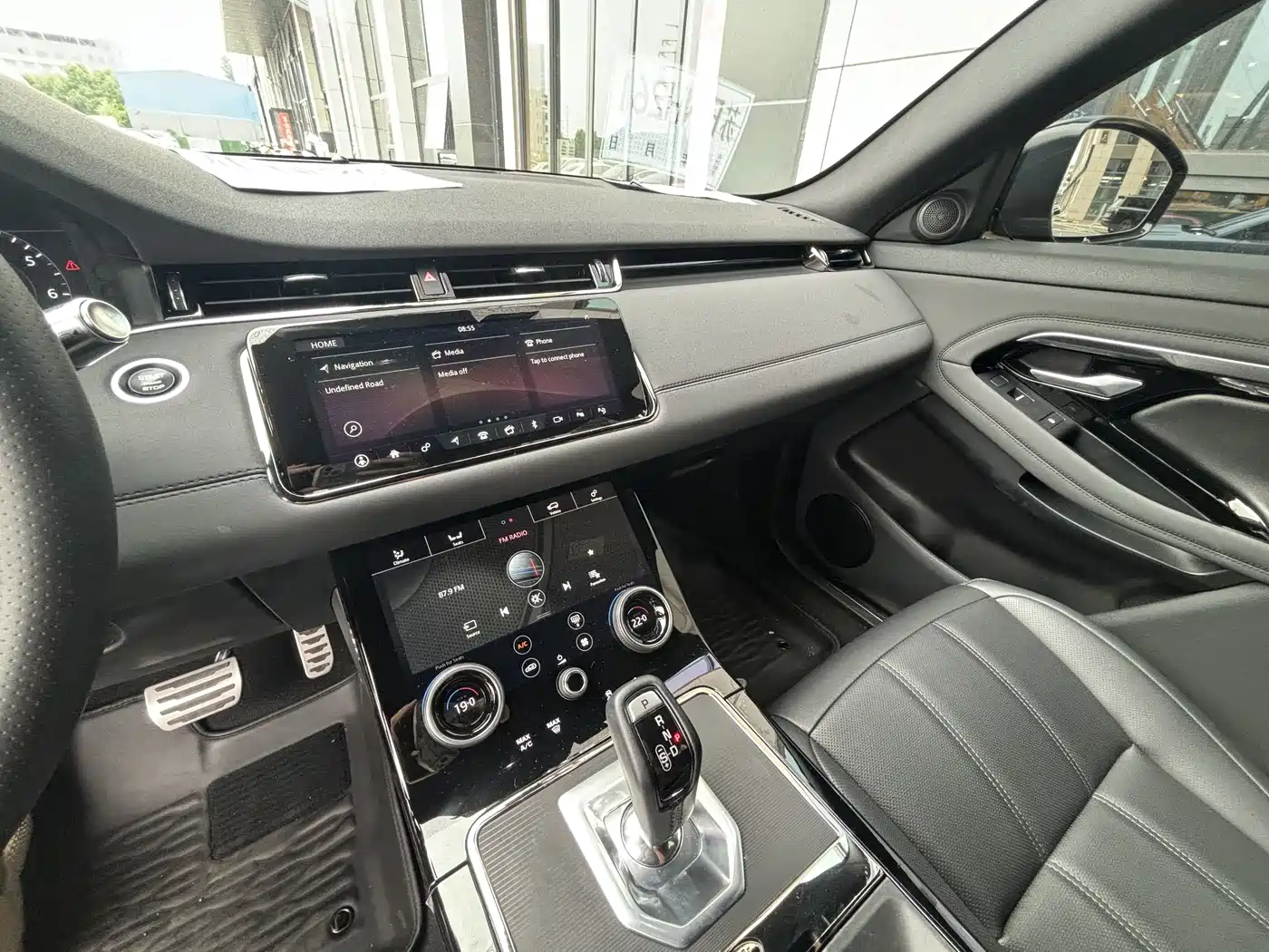 Land Rover Range Rover Evoque 2020 249PS R-DYNAMIC SE Sport Tech Edition фото 7
