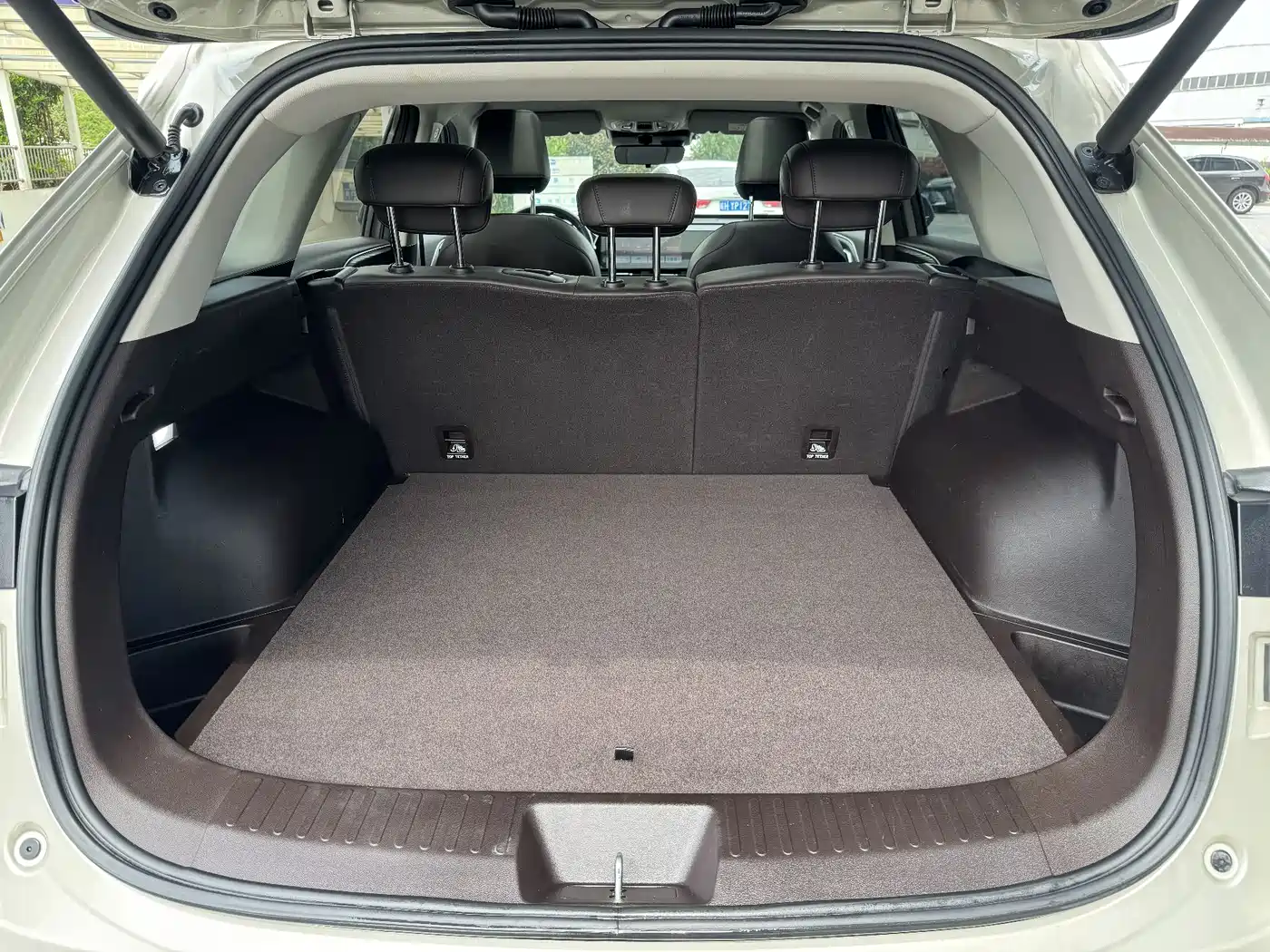 Haval Xiaolong MAX 2023 1.5L Hi4 105 4WD Pilot Edition фото 8