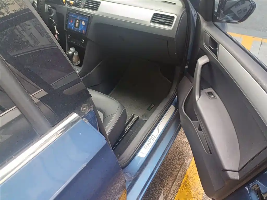 Škoda Skoda Rapid Spaceback 2014 1.6L Automatic致享版 фото 20