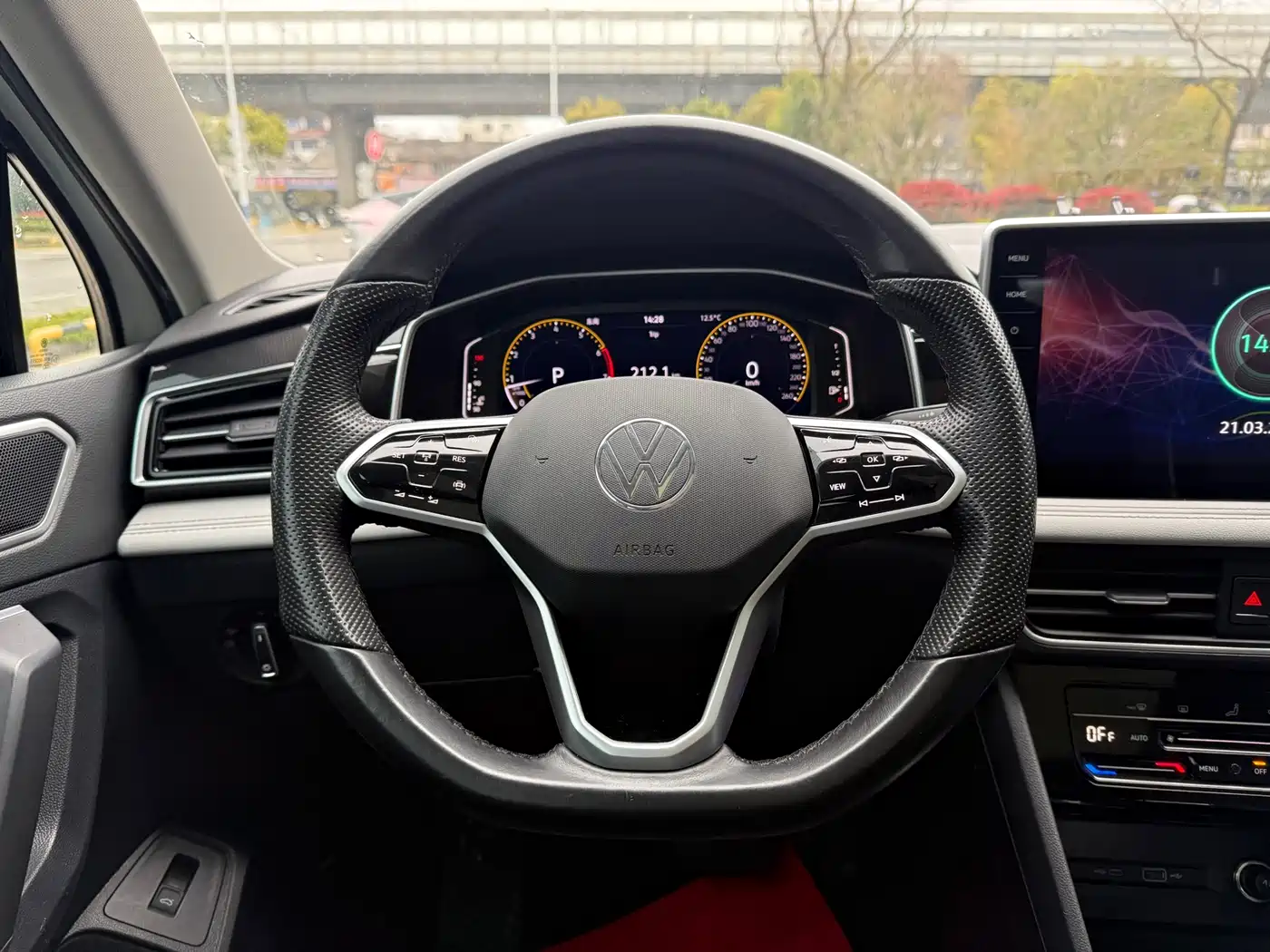 Volkswagen Tiguan L 2023 300TSI Automatic 2WD Smart Enjoyment Edition фото 7