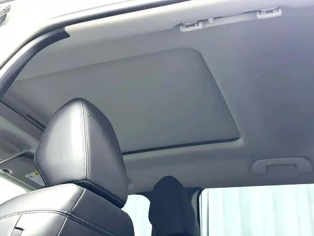 Peugeot 2008 2023 2022 230THP THE ONE