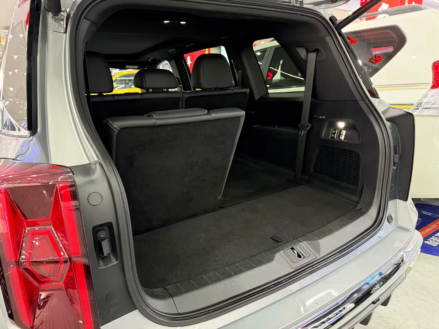 GAC Trumpchi Trumpchi GS8 2022 Dual Engine Series 2.0TM 2WD Premium Edition (7-Seater) фото 15