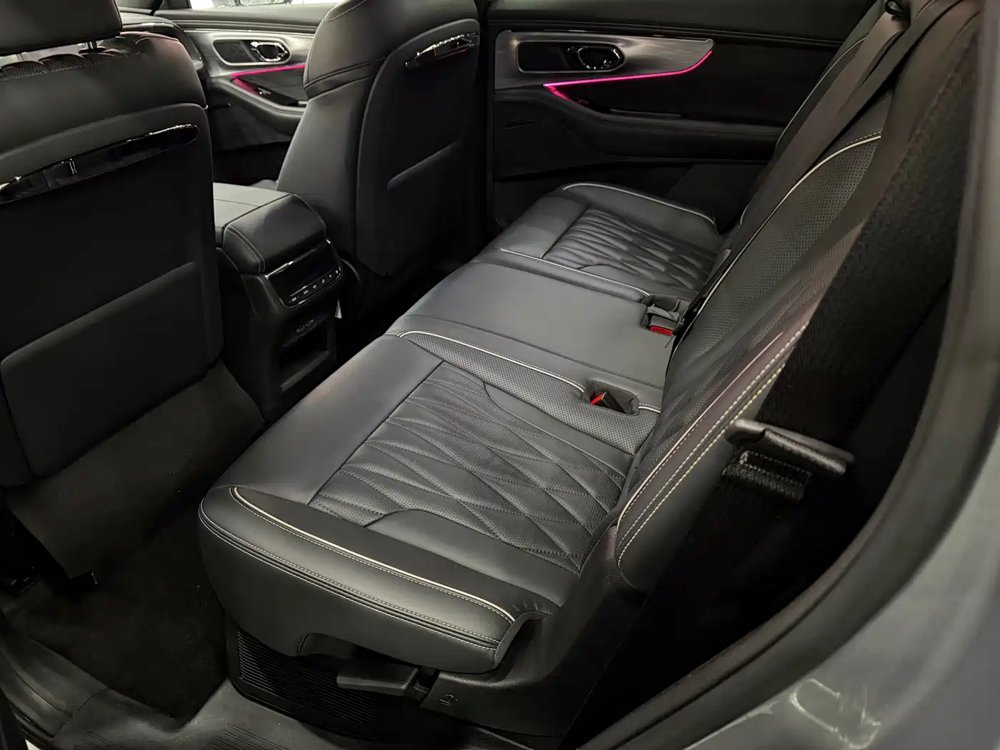 GAC Trumpchi Trumpchi GS8 2022 Dual Engine Series 2.0TM 2WD Premium Edition (7-Seater) фото 14