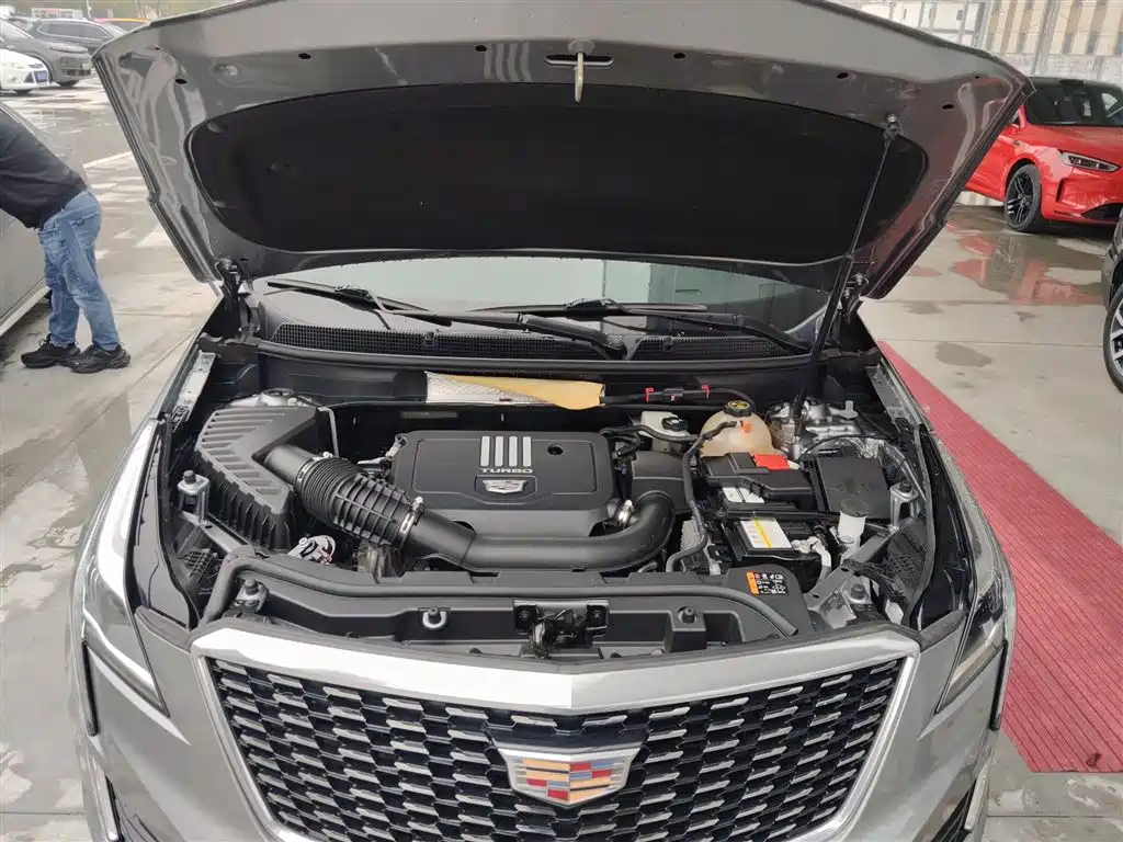 CADILLAC XT5