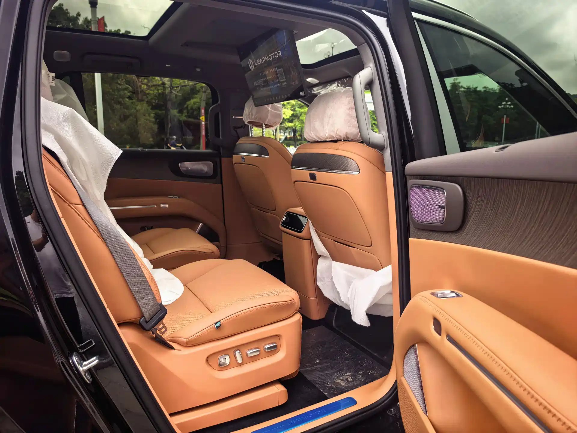 صورة 11 - Leapmotor D Series