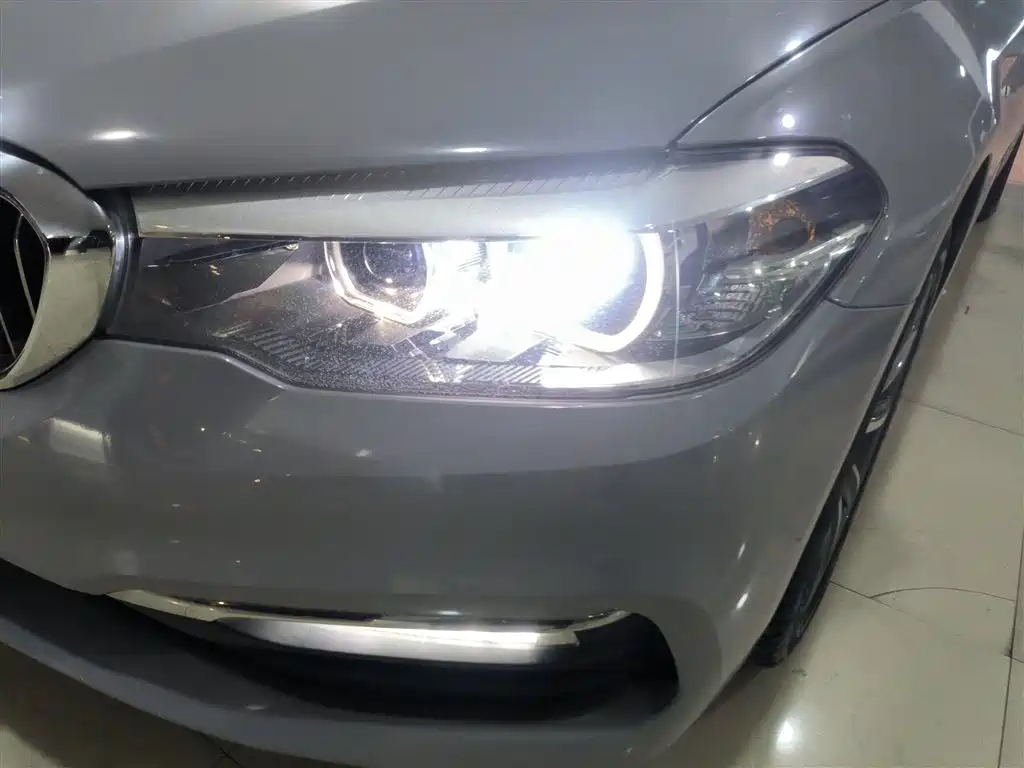 BMW 5 Series 2018 528Li Launch Special Edition фото 18