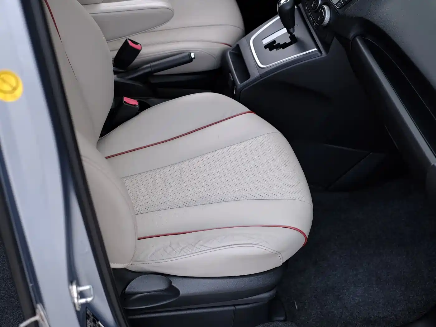 Mazda Mazda5 2012 2011 2.0L Automatic Comfort