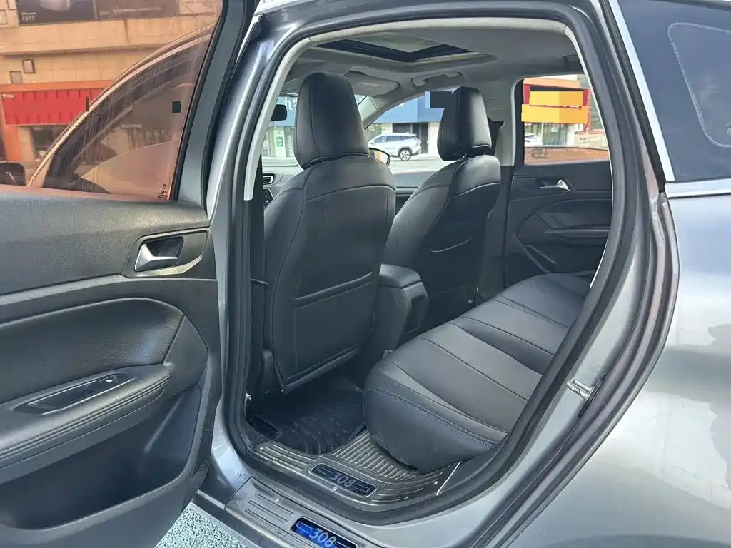 Peugeot 308 2017 2016 1.6L Automatic Luxury