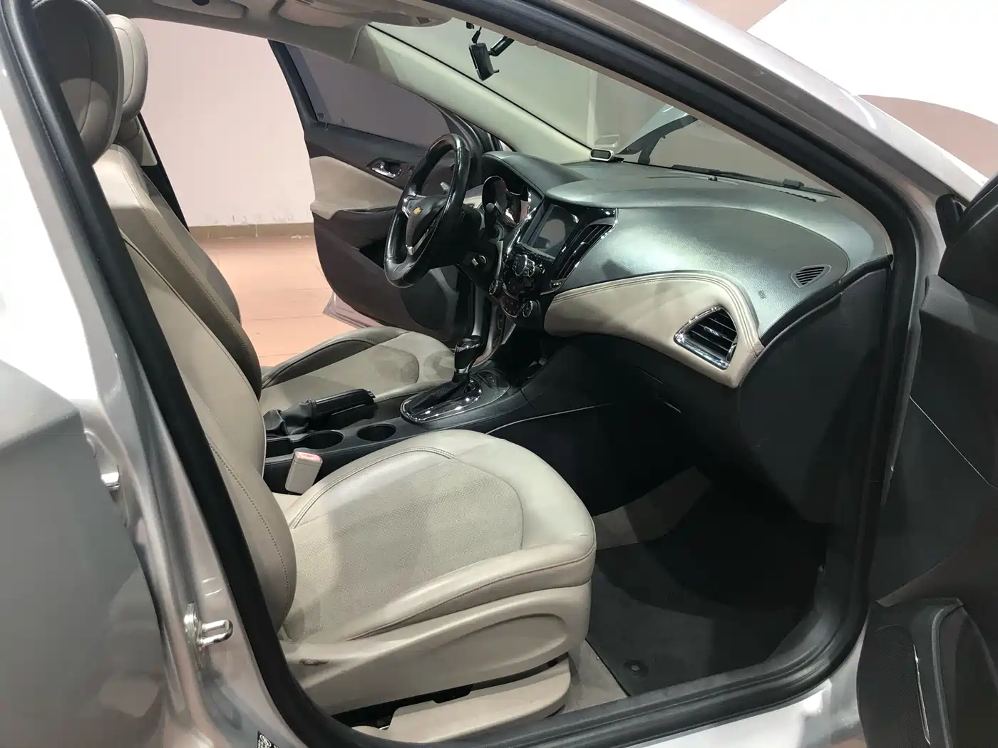 Chevrolet Cruze 2015 1.5L Automatic Luxury Edition фото 20