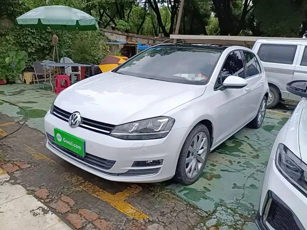 Фото 1 - Volkswagen Golf