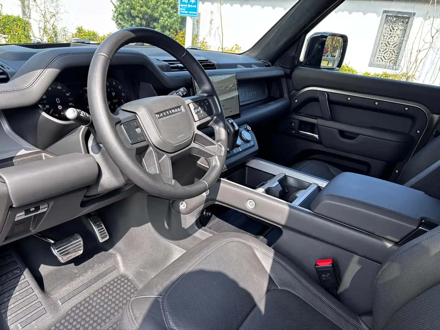Land Rover Defender 2025 110 3.0T P400 X фото 8
