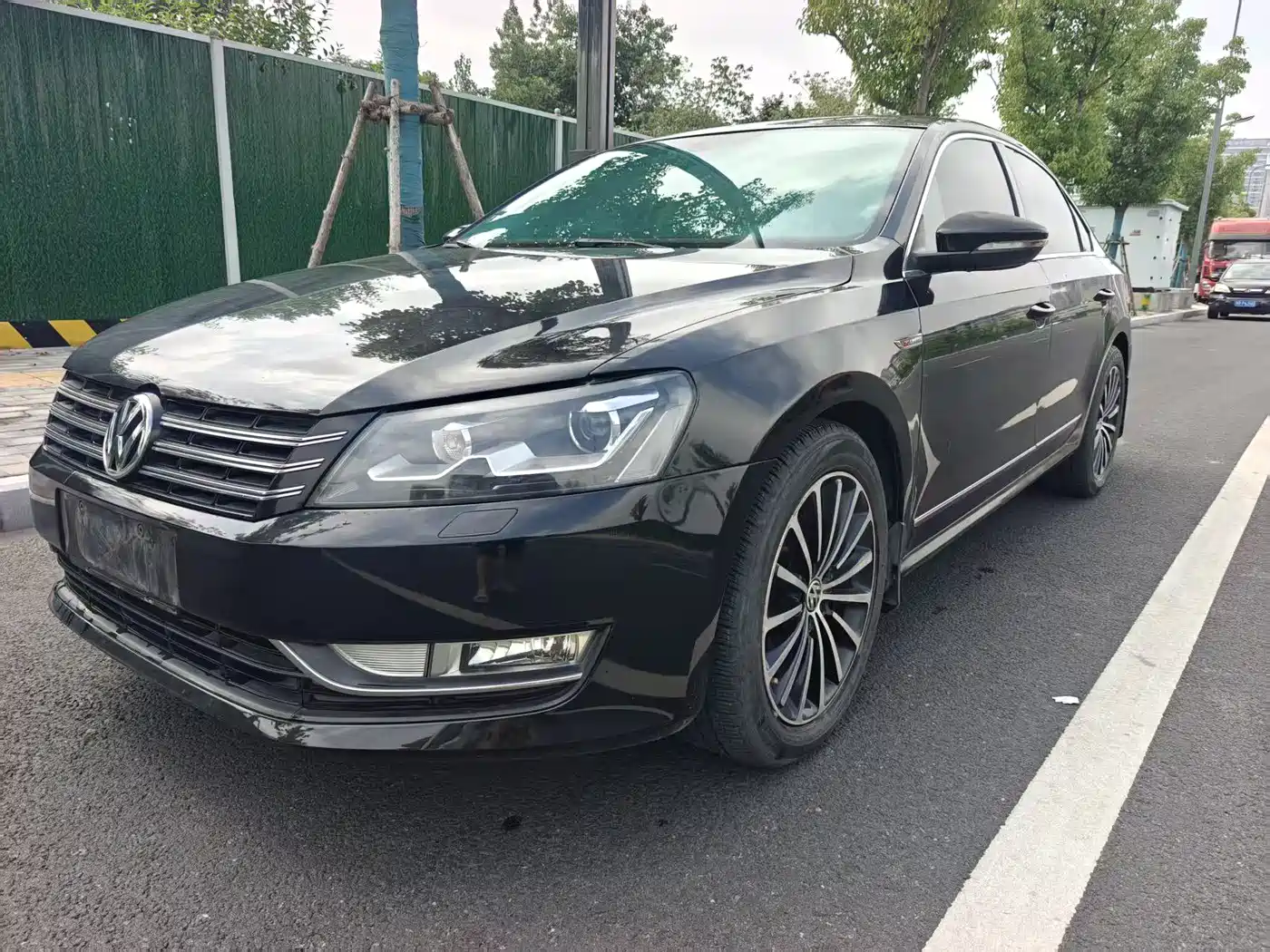 Фото 1 - Volkswagen Passat