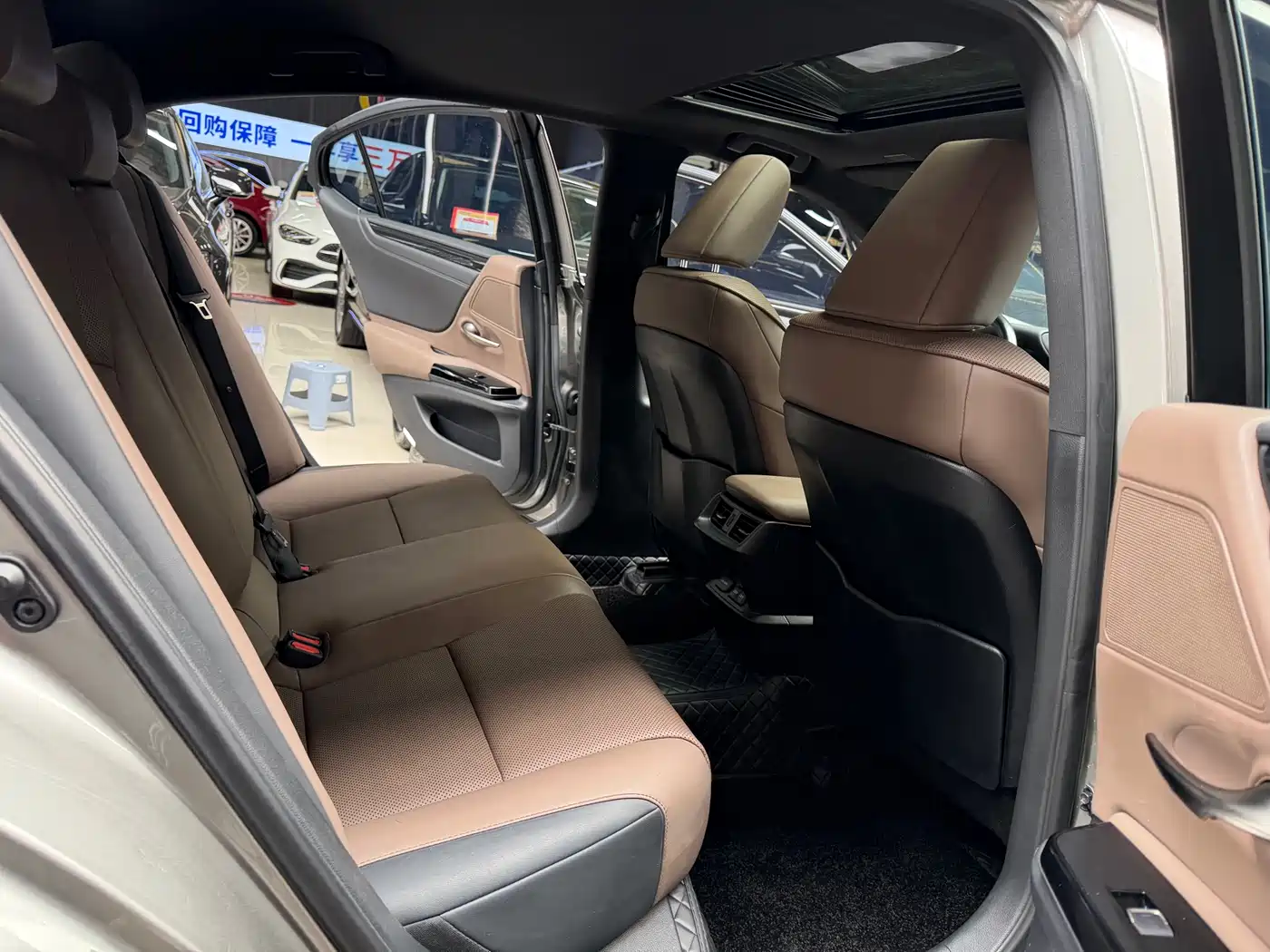 Lexus ES 2021 200 Excellence Edition фото 19
