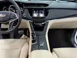 Photo 14 - Cadillac XT5