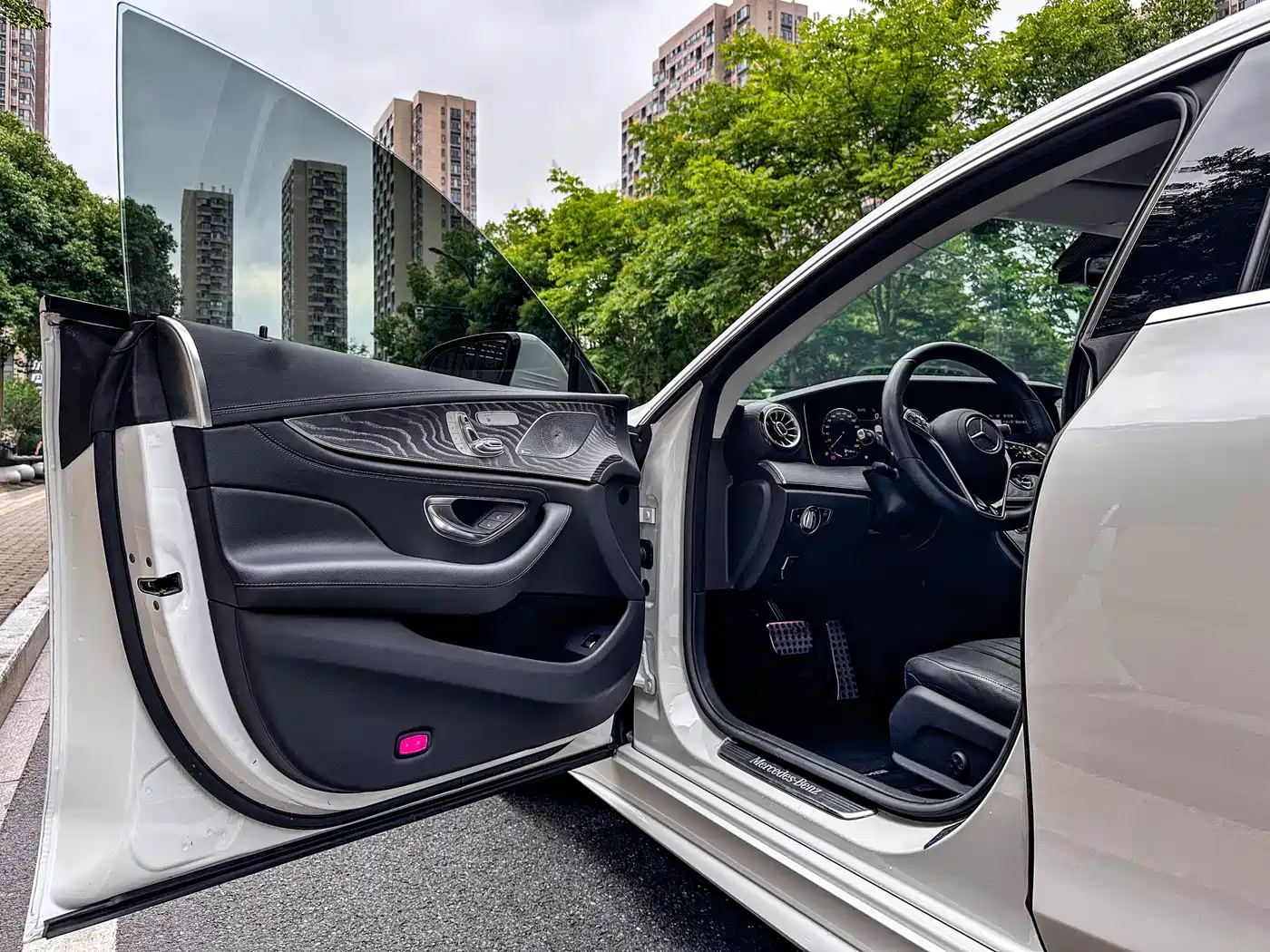 MERCEDES-BENZ CLS
