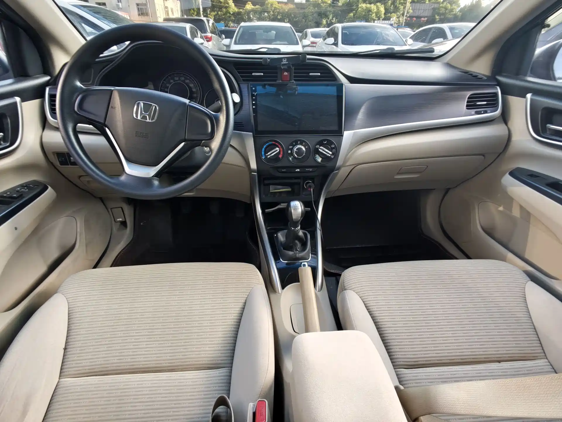 Photo 10 - Honda Crider