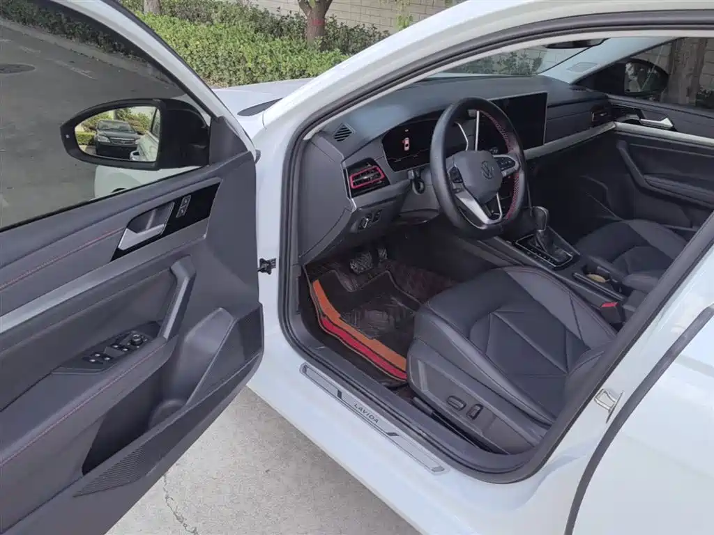 Volkswagen Lavida 2024 Model 300TSI DSG Starlight Leading Edition фото 16