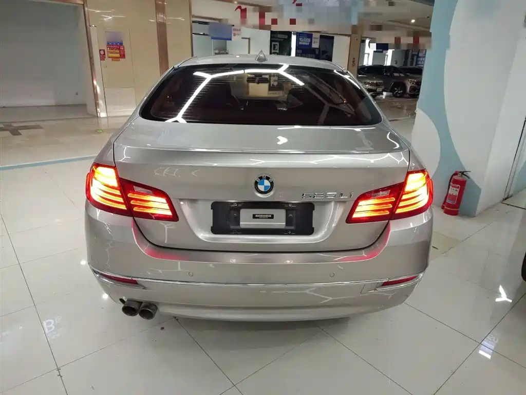 BMW 5 Series 2014 525Li Luxury Design Package фото 4