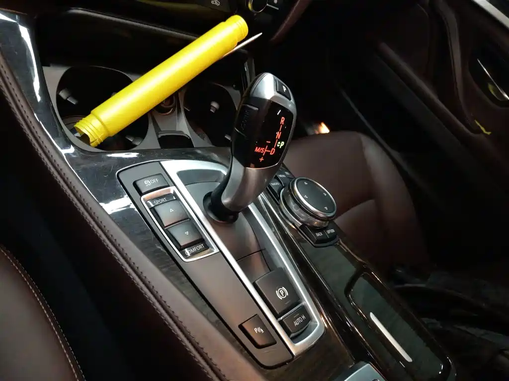 BMW 5 Series 2014 525Li Luxury Design Package фото 10