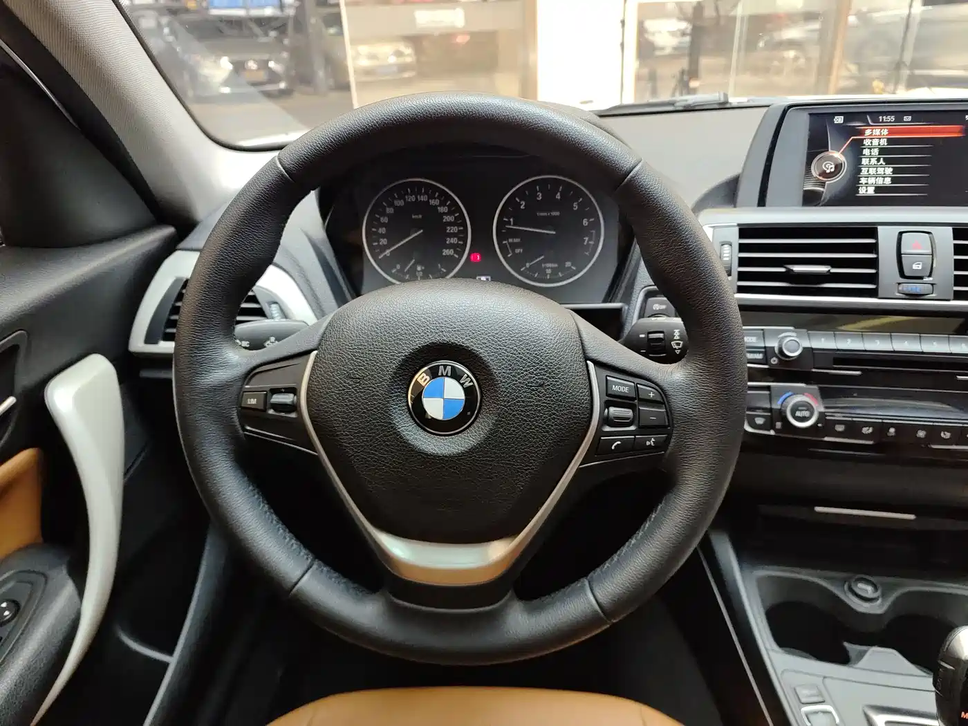 BMW 1 Series (Import) 2016 120i Leading Model фото 14