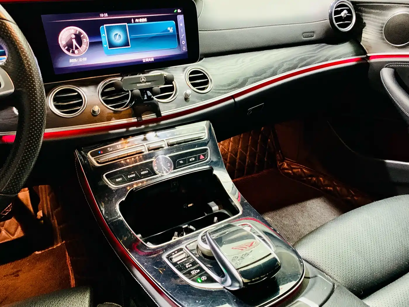 Mercedes-Benz E-Class 2016 E 200 L Sport Type фото 12