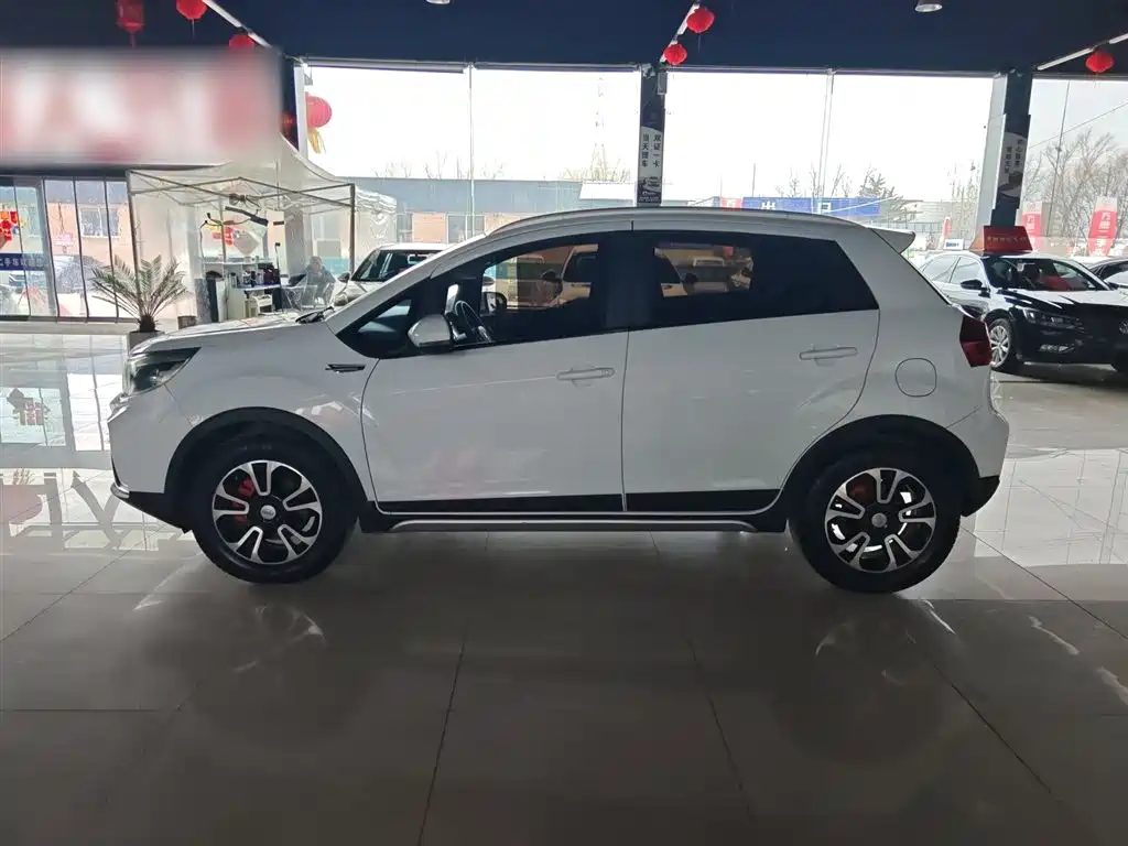 Фото 8 - Geely Vision X3