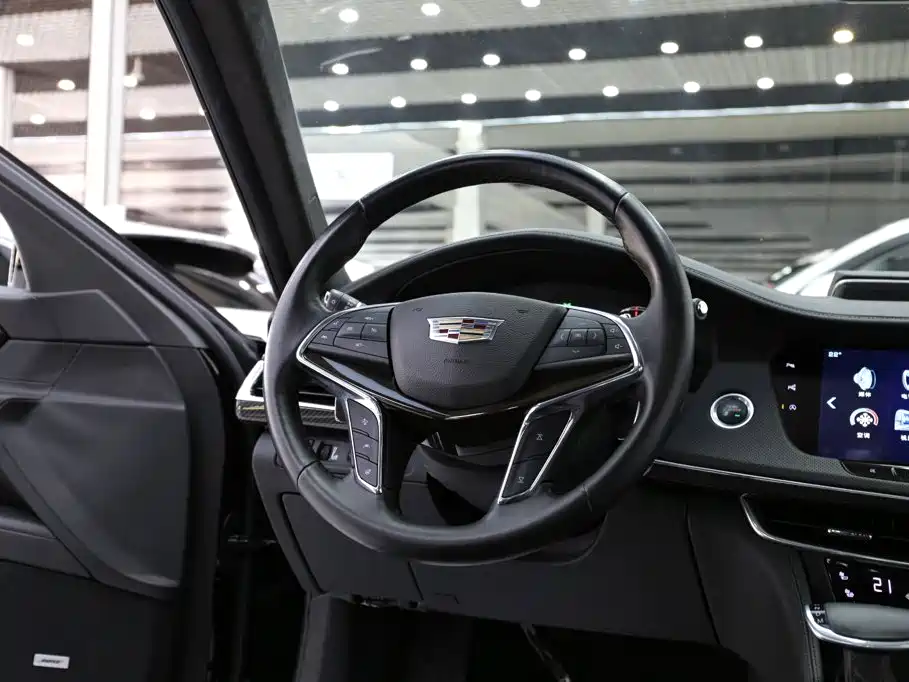 Фото 11 - Cadillac CT6