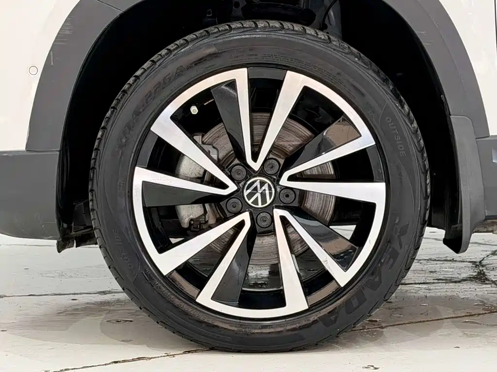 Фото 11 - Volkswagen Tharu