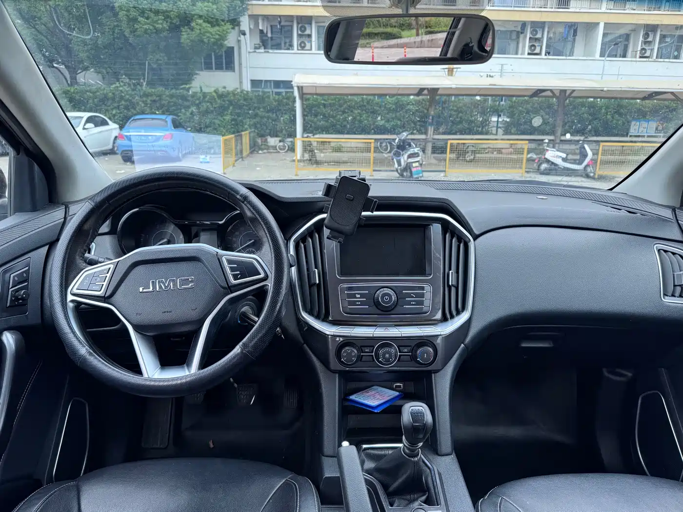 Jiangling Yuhu 7 2019 2020 Model 2.0T Diesel Automatic 2WD Comfort Short Wheelbase China VI JX4D20A6L