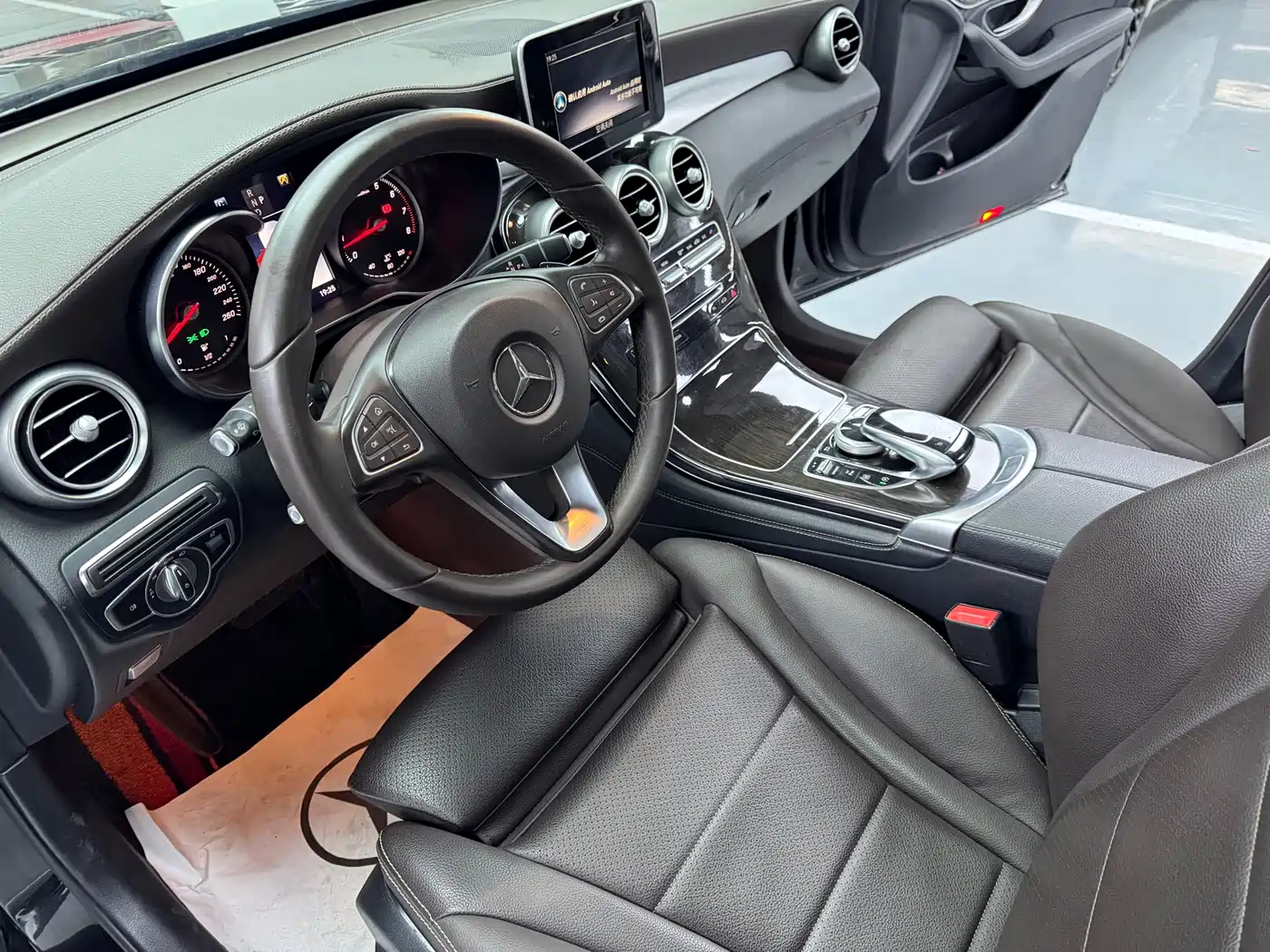 Mercedes-Benz GLC 2018 GLC 260 4MATIC Dynamic фото 7