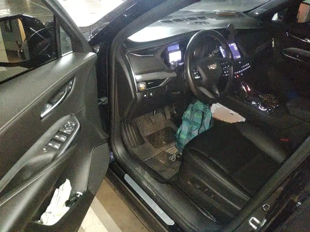 Cadillac XT4 2021 28T FWD Premium Edition фото 14
