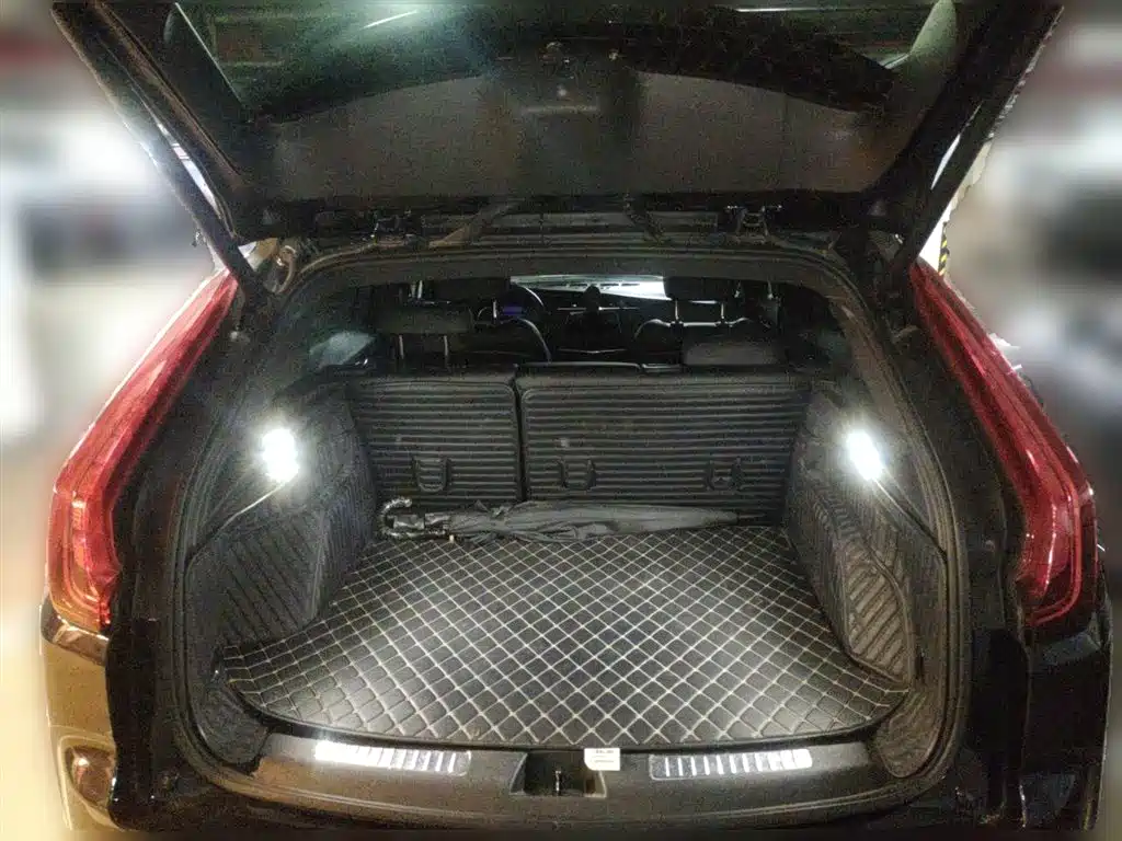 Cadillac XT4 2021 28T FWD Premium Edition фото 10