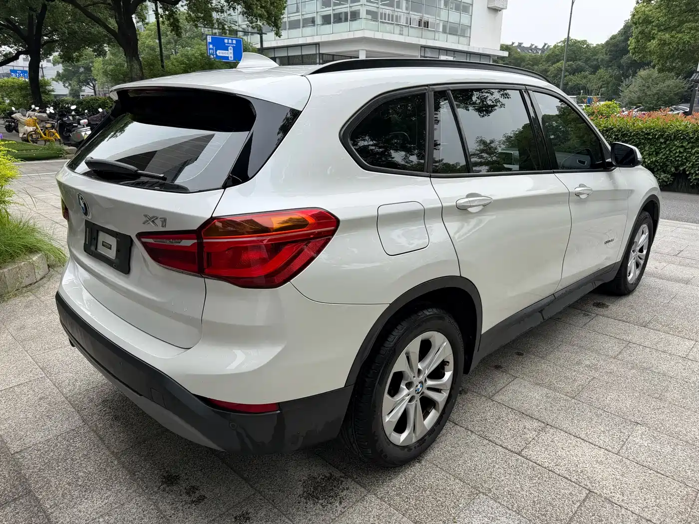 BMW X1 2016 sDrive18Li Premium Model фото 7