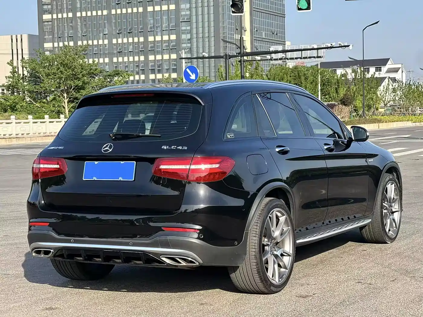 Mercedes-Benz GLC AMG 2017 AMG GLC 43 4MATIC Special Edition фото 4