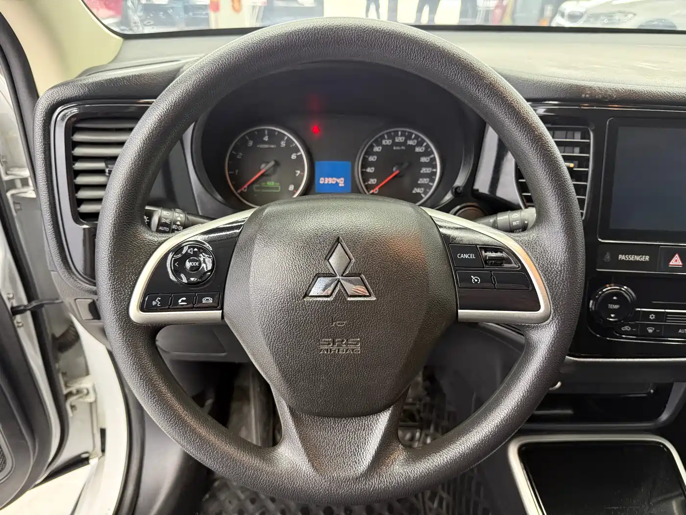 MITSUBISHI OUTLANDER