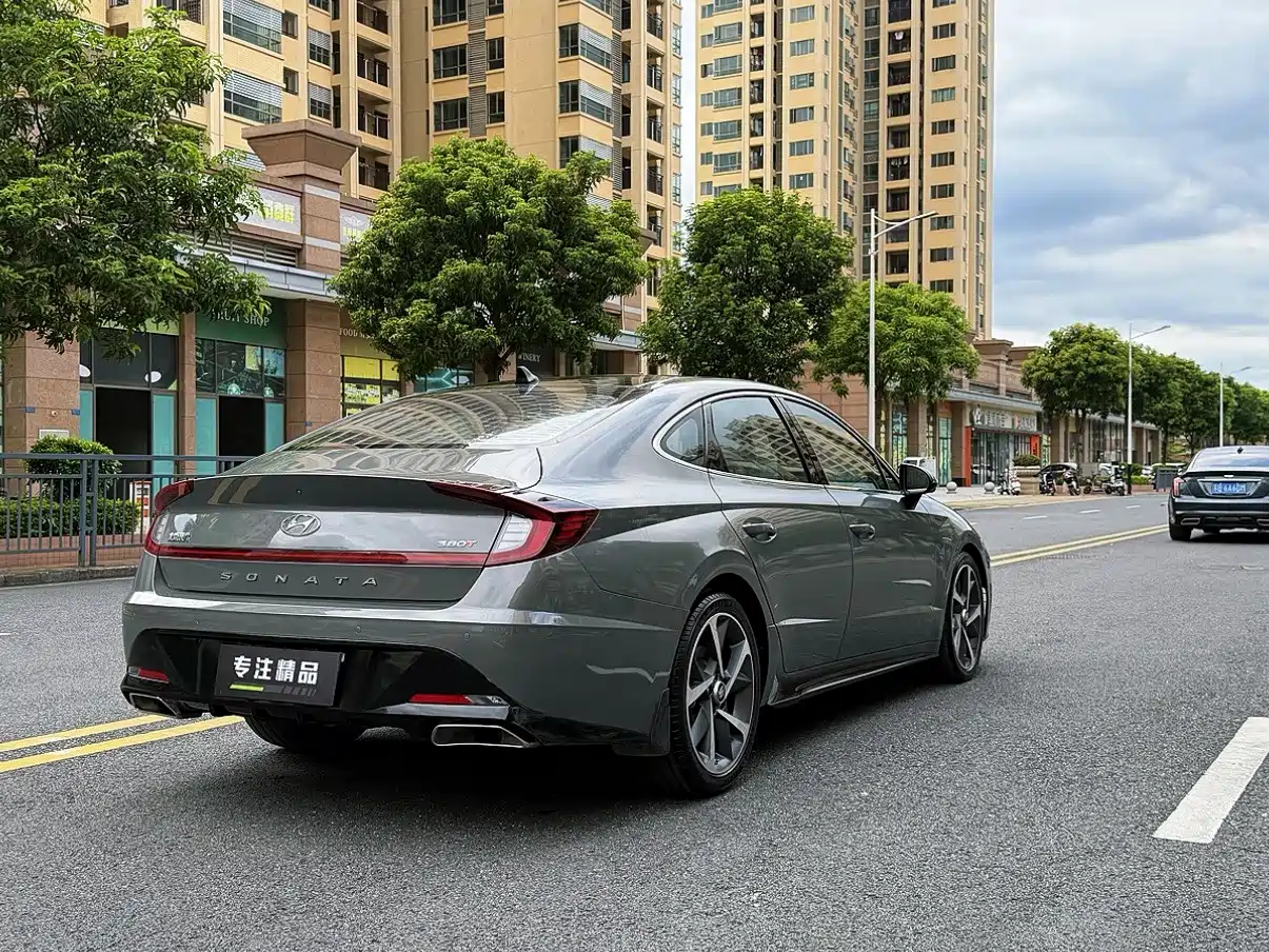 صورة 6 - Hyundai Sonata