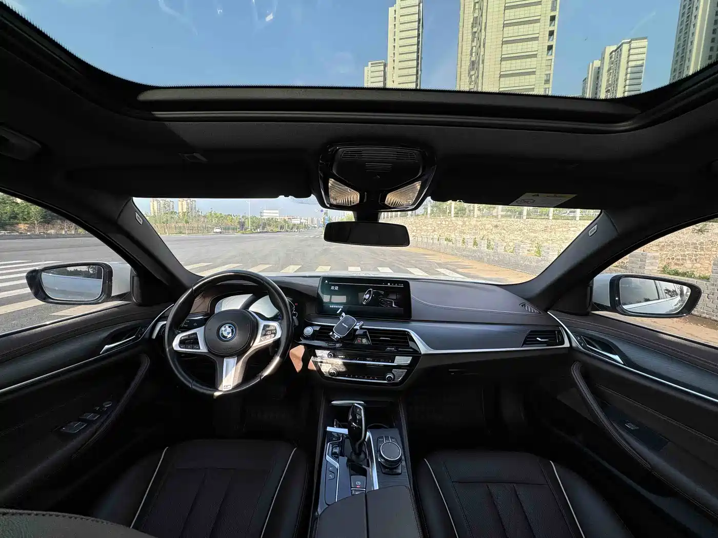 BMW 5 Series New Energy 2021 535Le M Sport Package фото 8