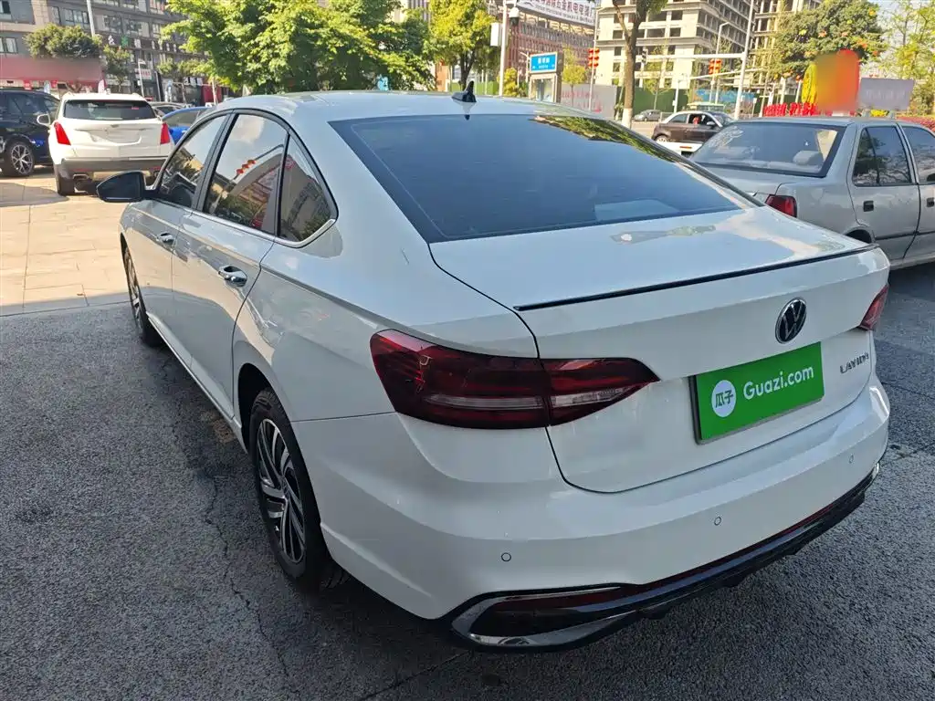 Volkswagen Lavida 2024 Model 300TSI DSG Starlight Leading Edition фото 5