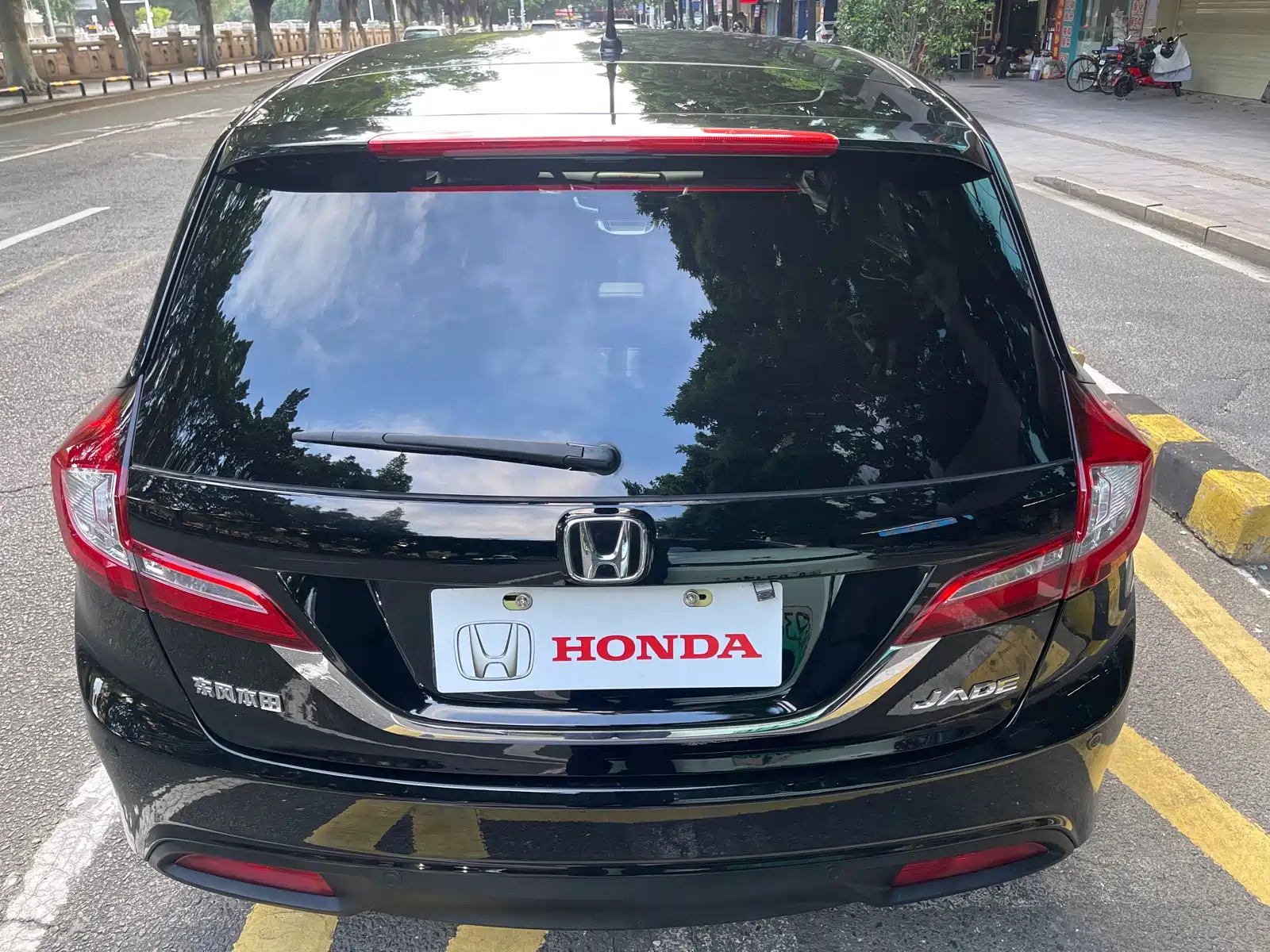 Фото 4 - Honda Jade