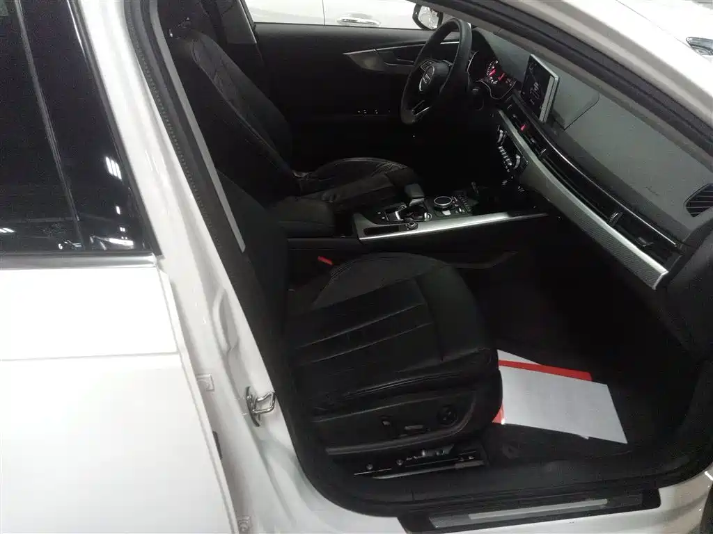 Audi A4L 2017 Plus 40 TFSI Fashion фото 25
