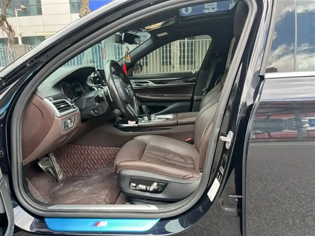 BMW 7 Series 2018 730Li Premium Type M Sport Package фото 4