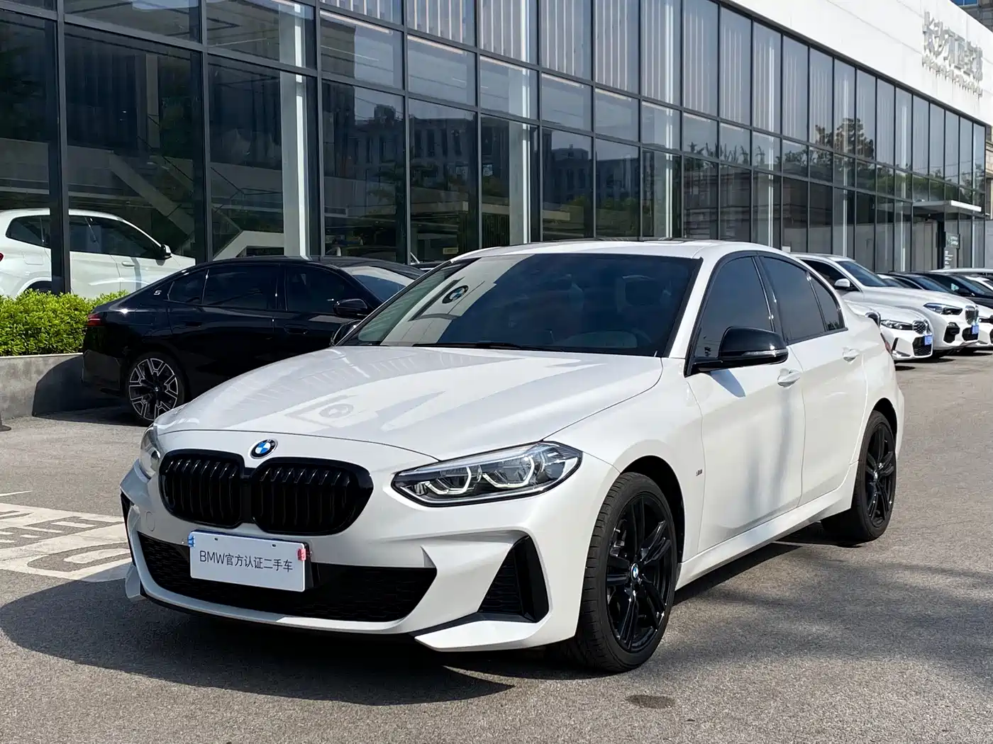 BMW 1 Series 2023 125i M Sport Shadow Edition