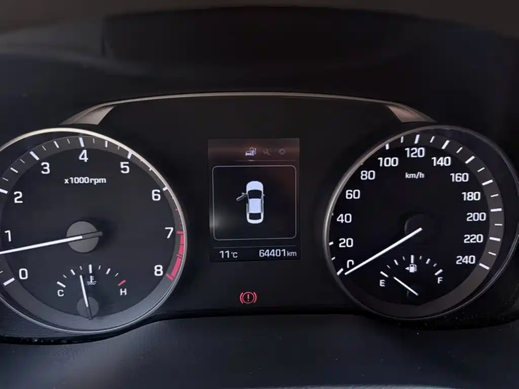 Hyundai Elantra 2016 1.6L Manual Smart·Youth Edition фото 3