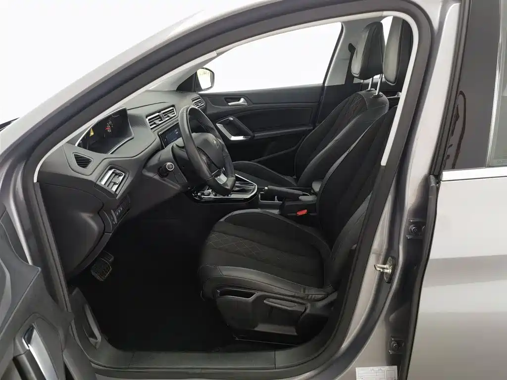 Peugeot 308 2016 1.6L Automatic Luxury фото 10