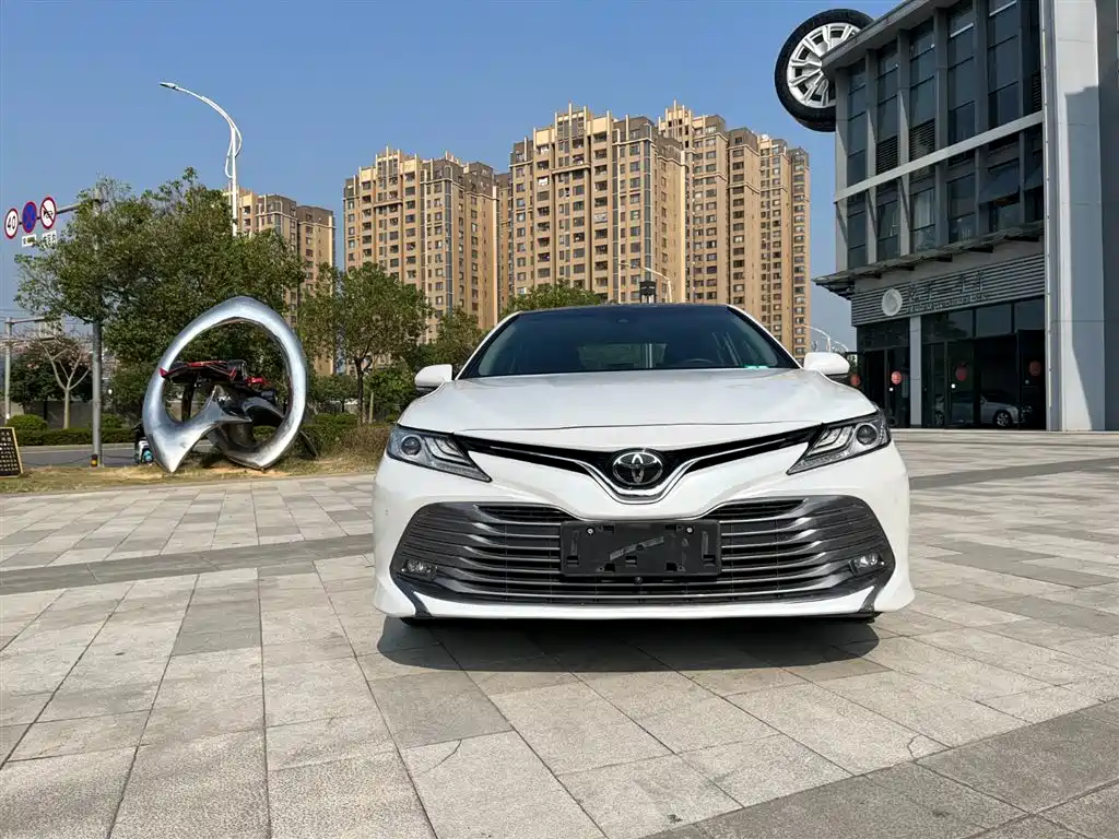 Toyota Camry 2018 2.5G Luxury Edition фото 3