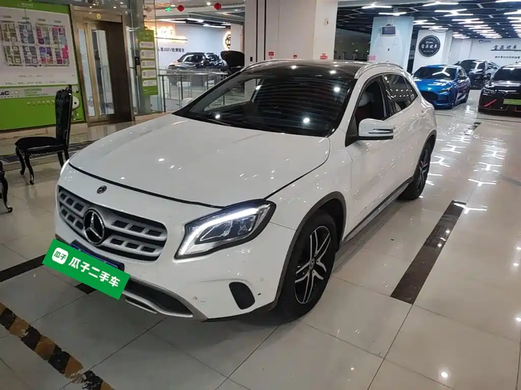 Mercedes-Benz GLA 2017 GLA 200 Fashion