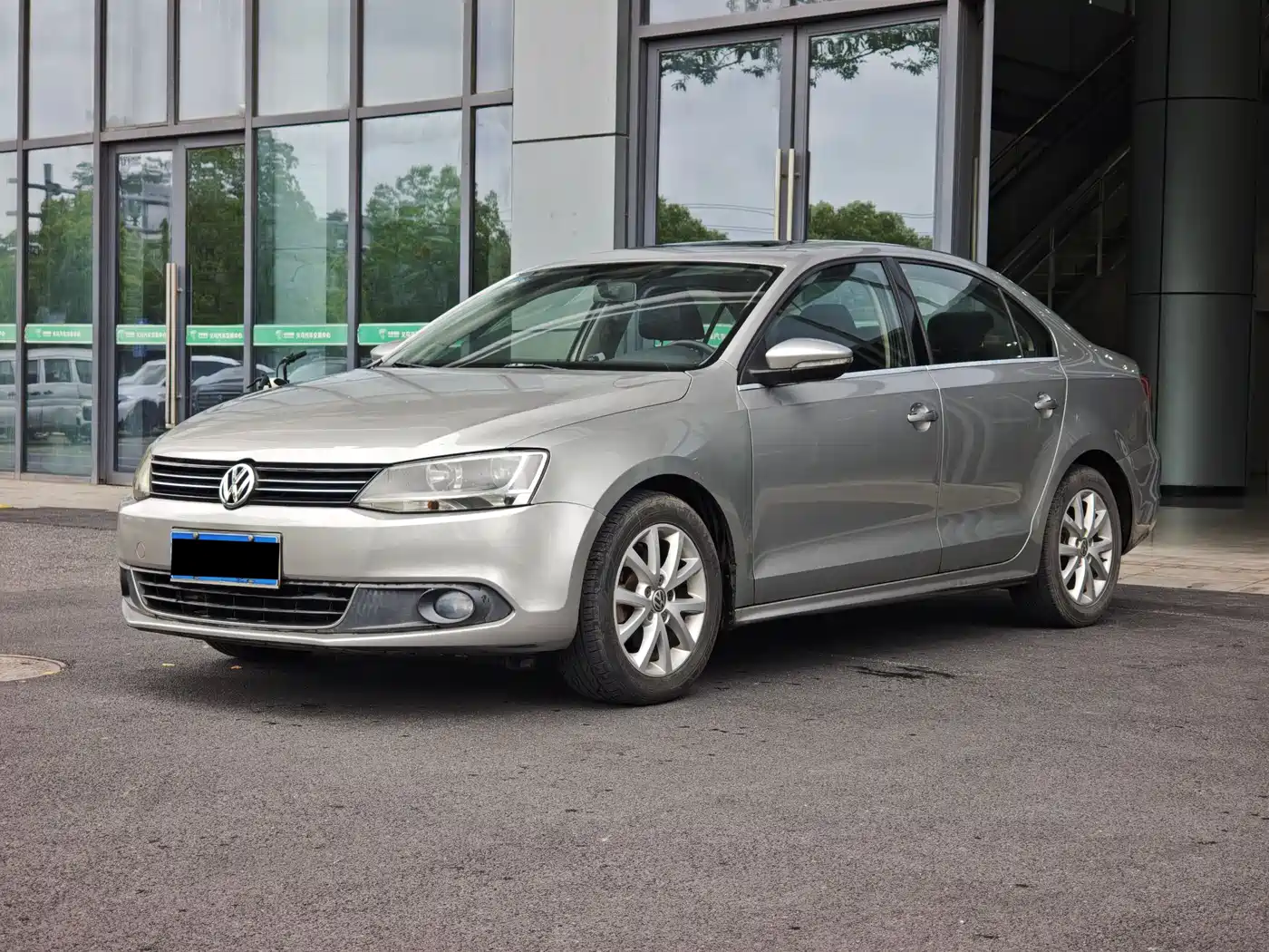 Volkswagen Sagitar 2012 Model 1.6L Manual Comfort