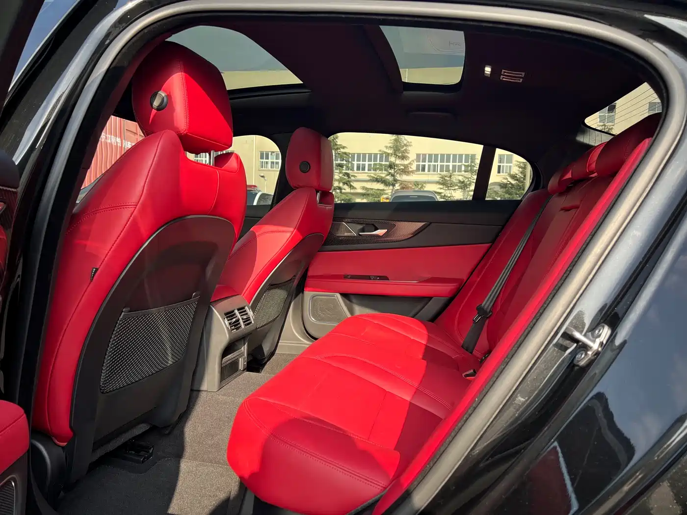 Jaguar XEL 2024 Model 2.0T 250PS R-DYNAMIC S Gloss Black Sport Edition фото 11