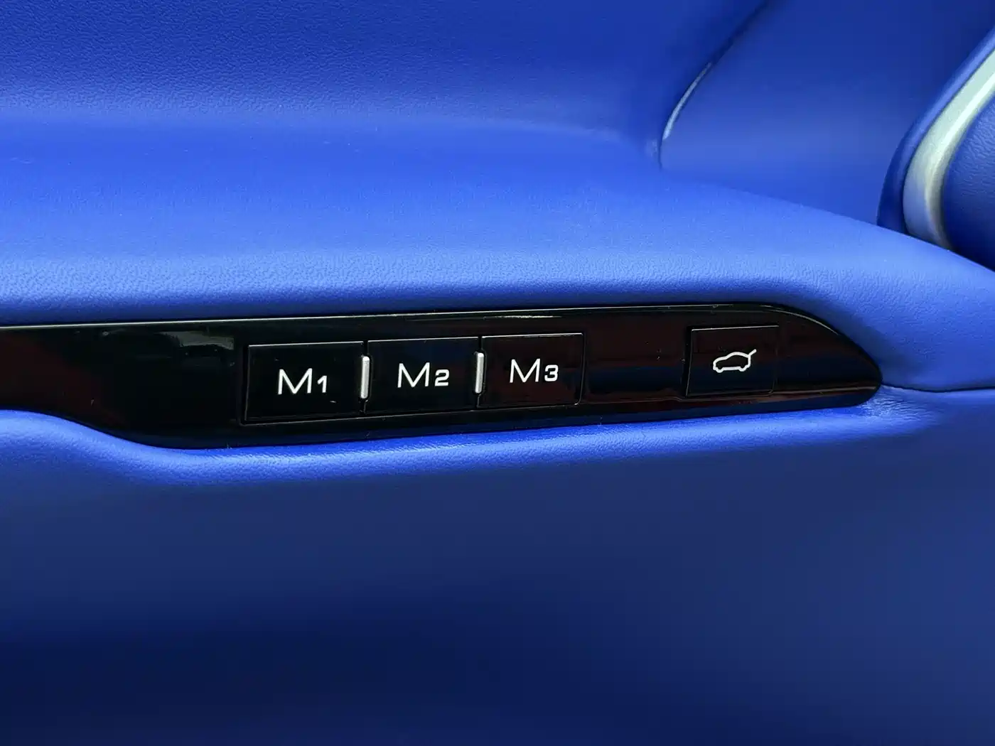 Ferrari Purosangue 2025 2023 6.5L V12