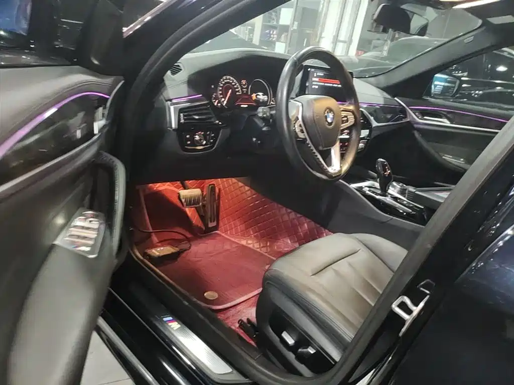 BMW 5 Series 2018 525Li M Sport Package фото 16
